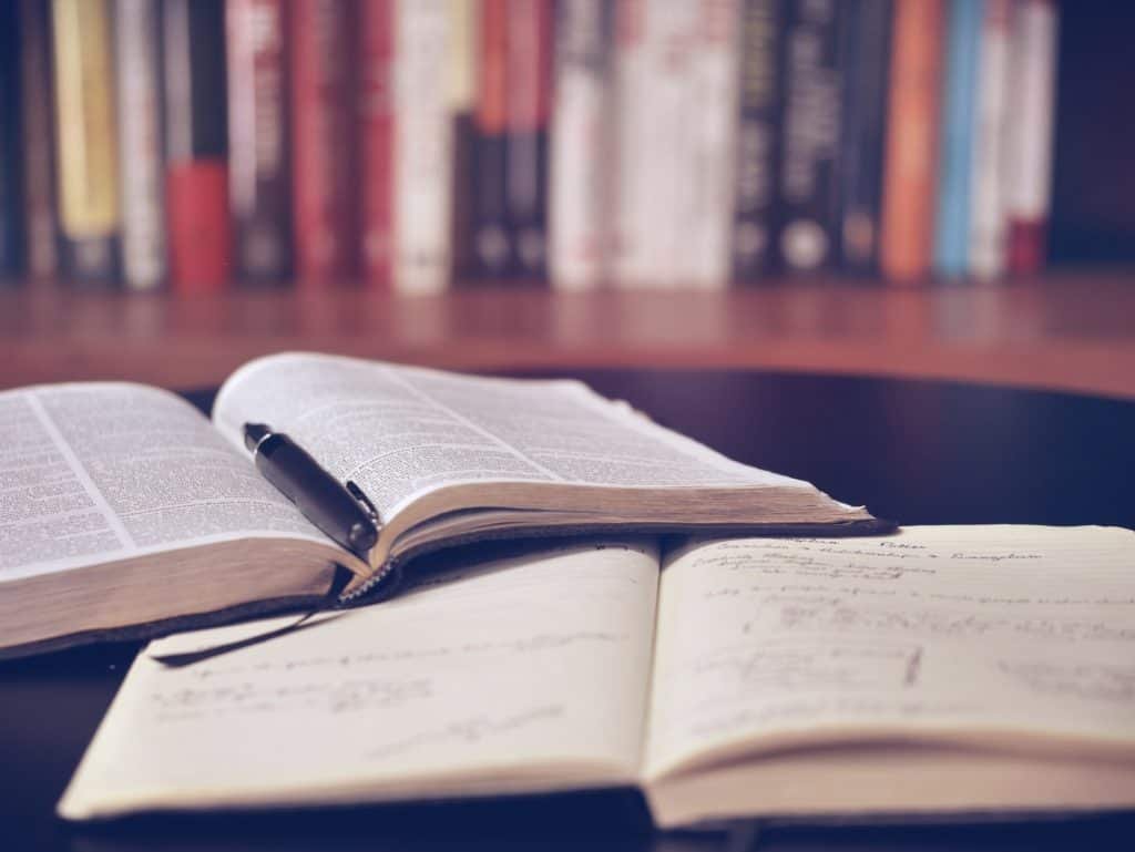 books-bookshelf-education-159621-1024x769